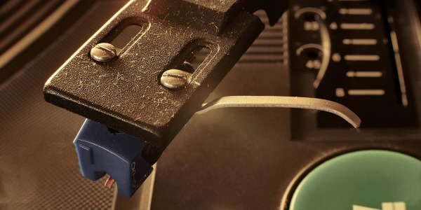 Come si pulisce un giradischi? Consigli utili per la manutenzione